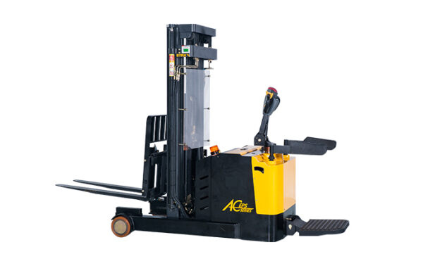 11-Elcetirc-Reach-Stacker